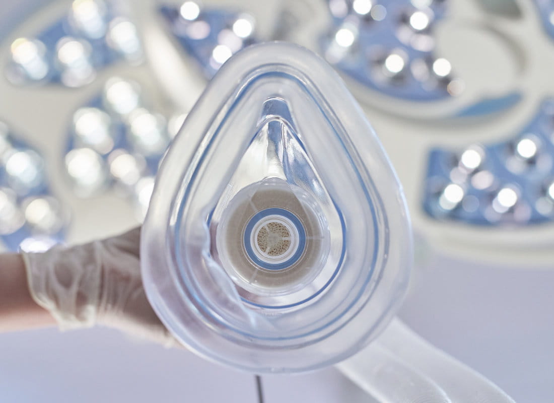 Sedation Gas- using a mask